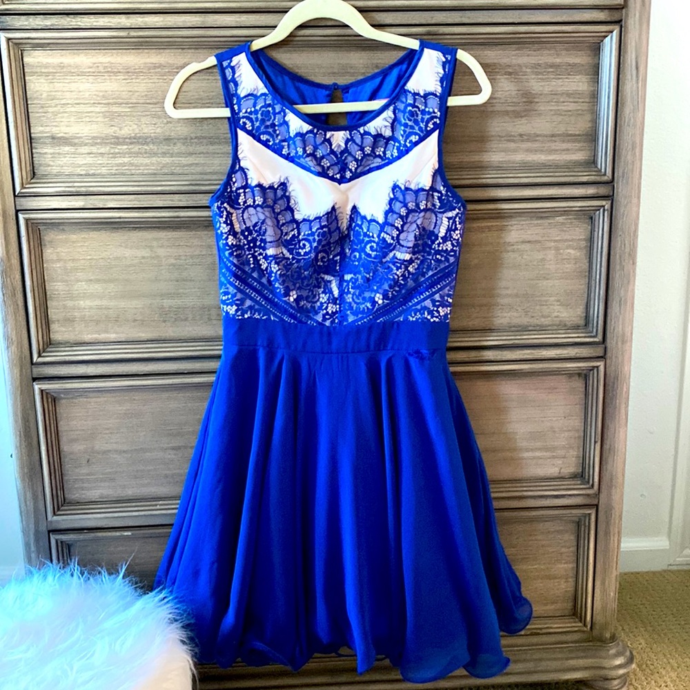 She wore blue velvet 💙